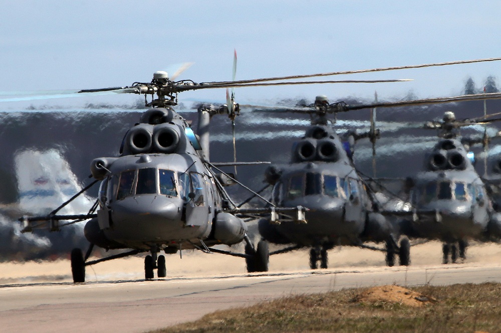 Helicópteros Mi-8 MTV5 listos para despegar