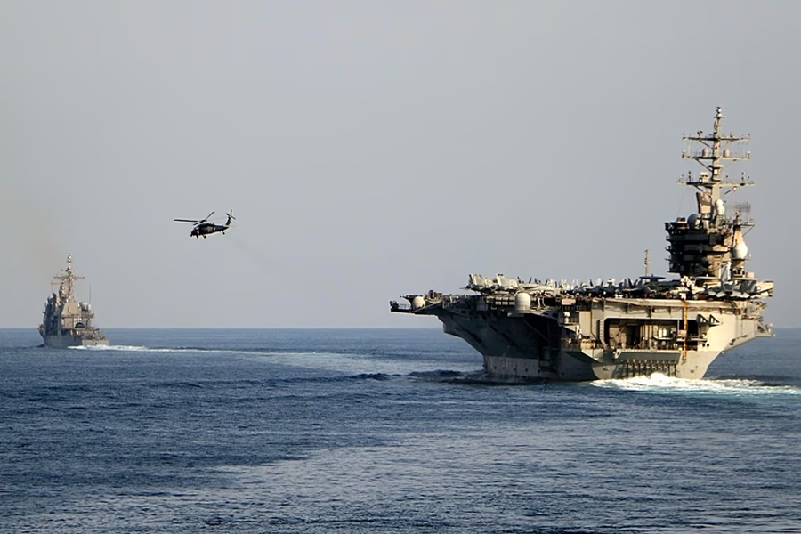 El portaaviones USS Dwight D. Eisenhower