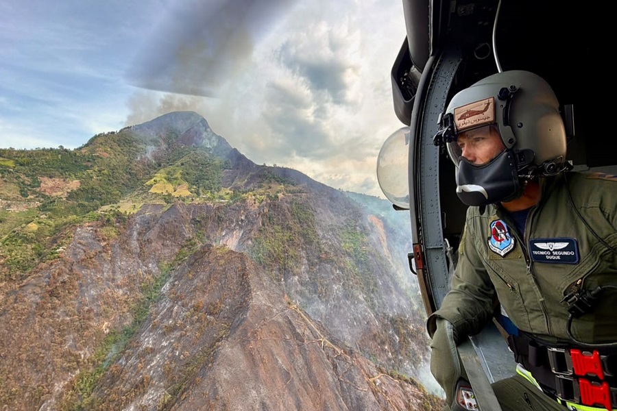 Técnico Segundo Duque en un Black Hawk