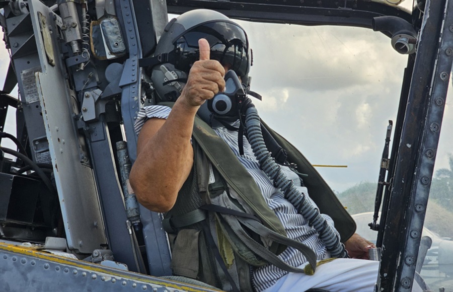 Beneficiado con Casco de Piloto