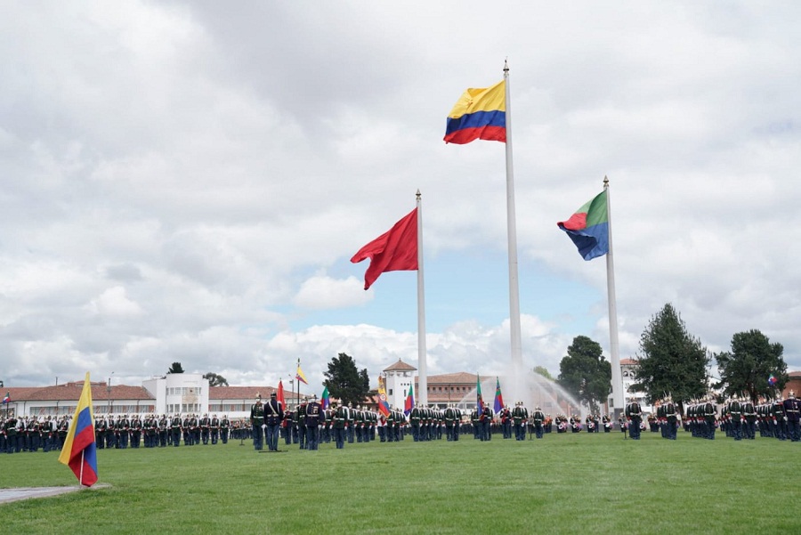 La imponente ceremonia se realizó en el campo de paradas de la ESMIC.