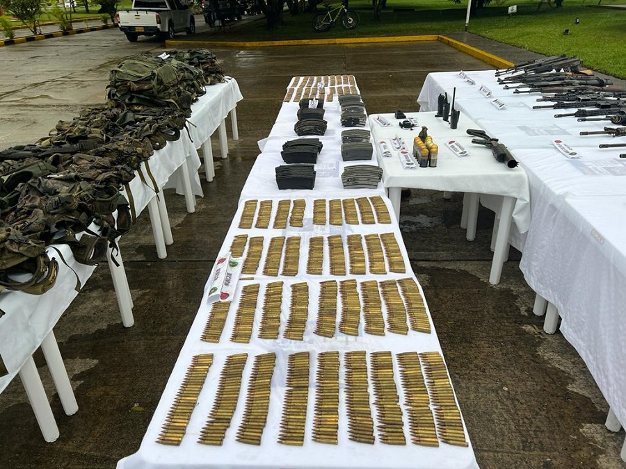 Cerca de 500 kilogramos de explosivos y 22 fusiles incautados a grupos armados organizados residuales en Putumayo
