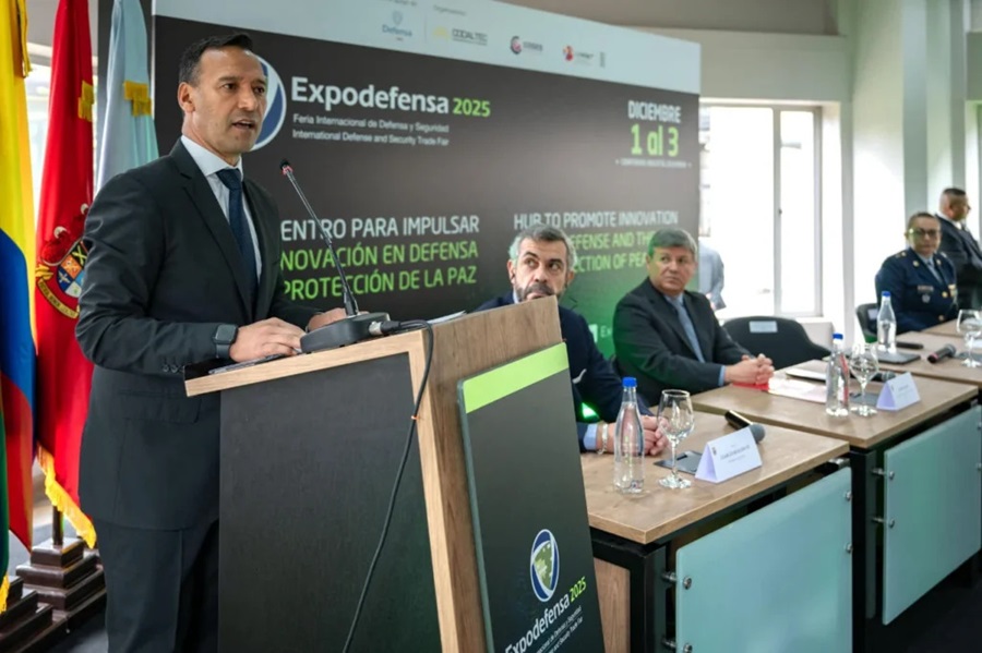 Ministro de Defensa Pedro Sánchez