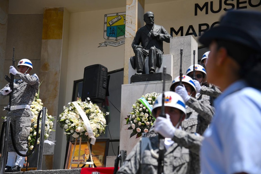 Estatua de Marco Fidel Suárez