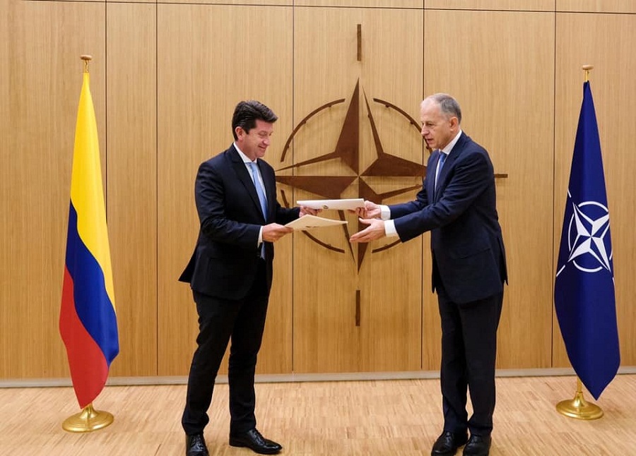Intercambio protocolar de los nuevos acuerdos Colombia - OTAN