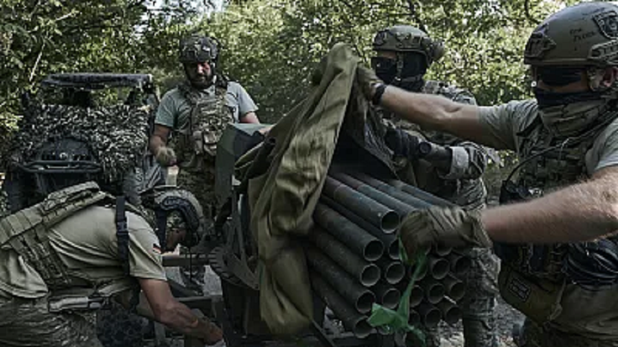 Ucrania completa la liberación de Robotine y avanza hacia el sur para dividir la defensa rusa